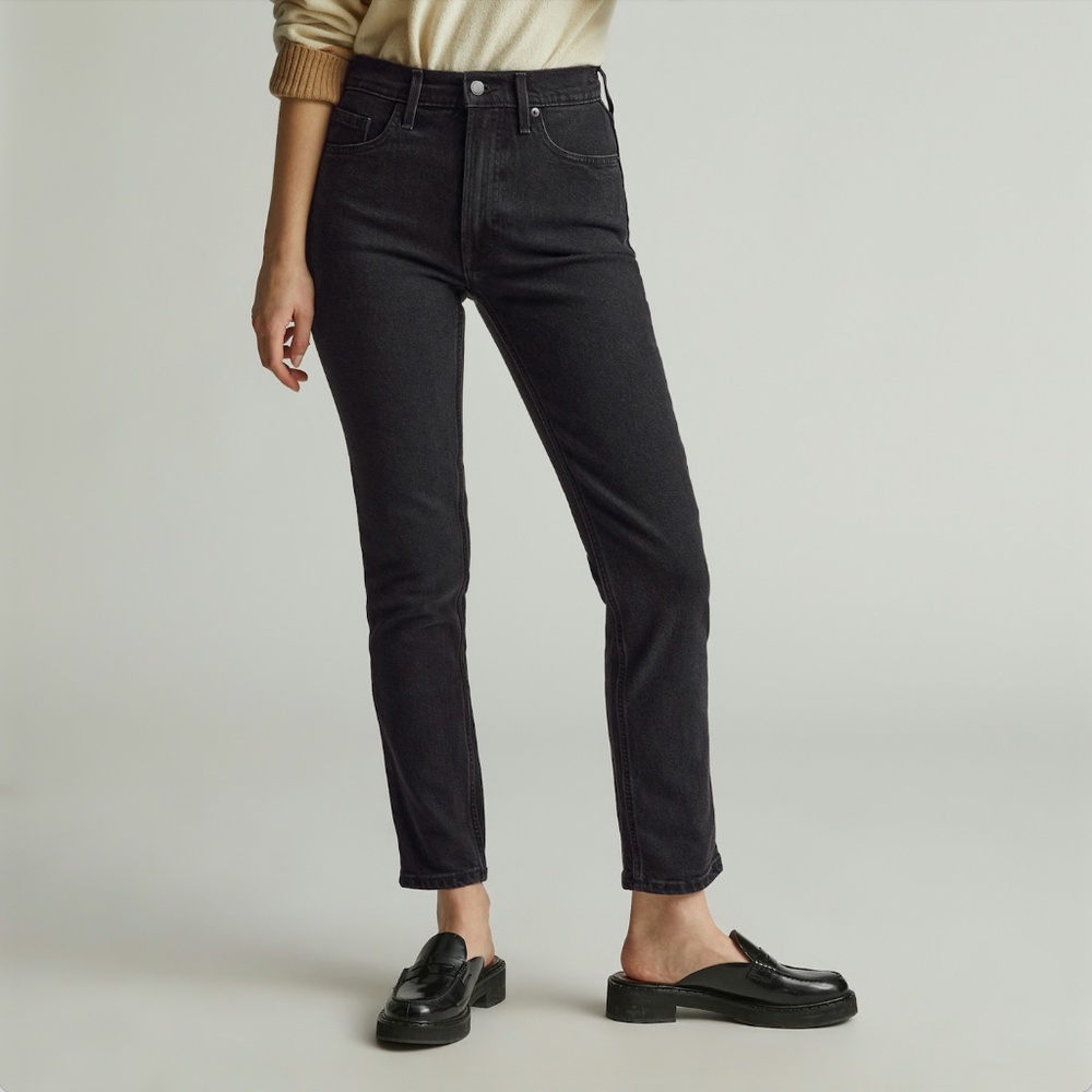 Everlane Original Cheeky Jean - Tumbled Black - Cropped Size 28